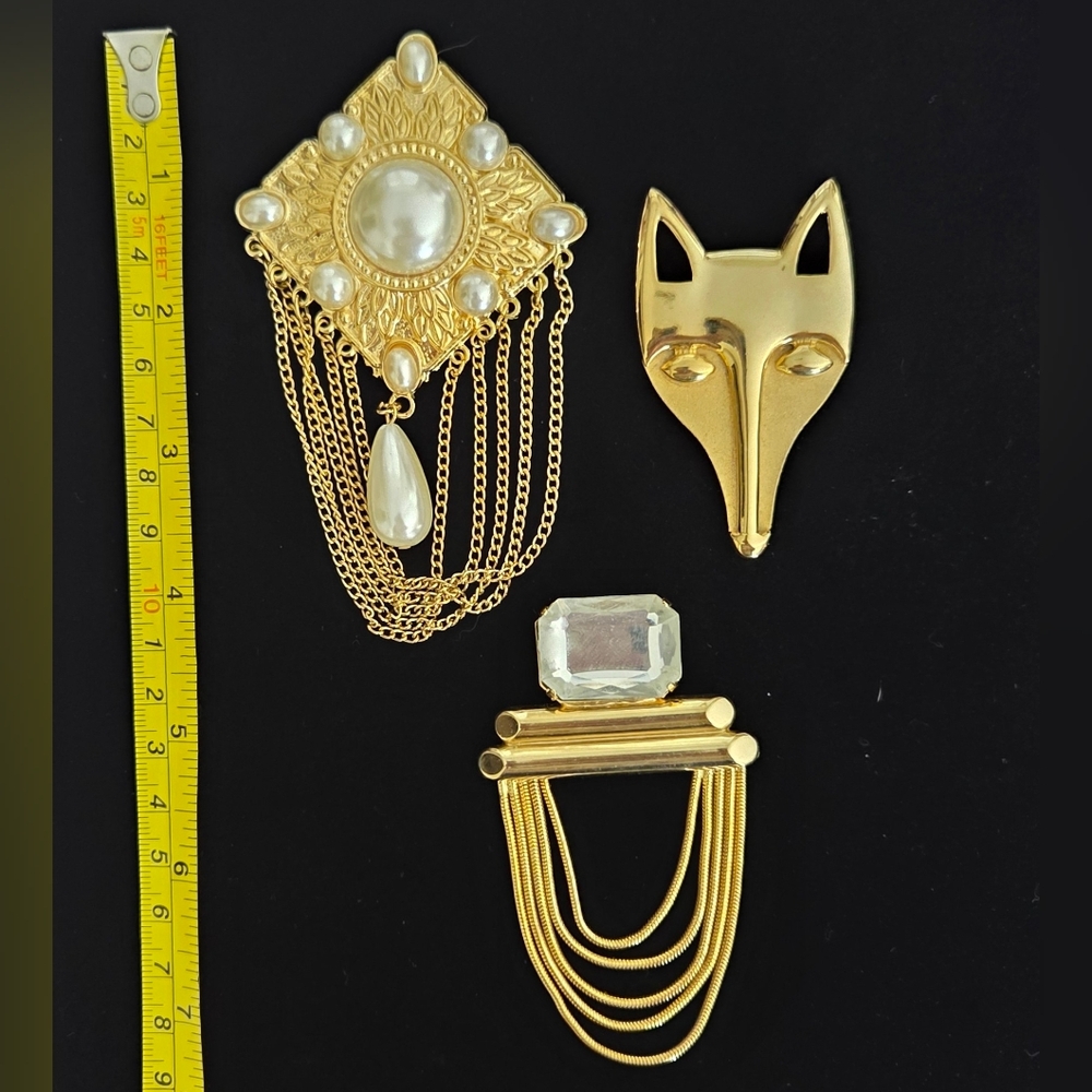 Elegant Vintage Gold and Pearl Brooch Set